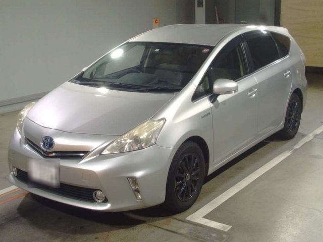 4130 Toyota Prius alpha ZVW41W 2012 г. (TAA Hiroshima)